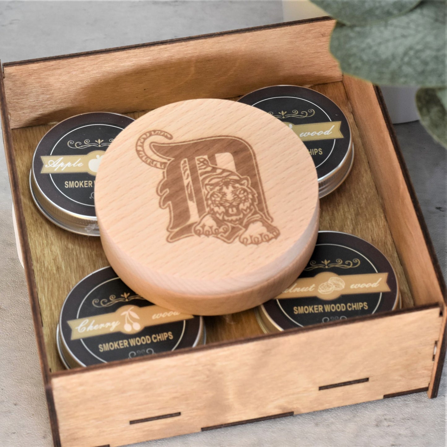 Custom engraved cocktail smoking with old english D and tiger in wooden box with 4 types of chips.