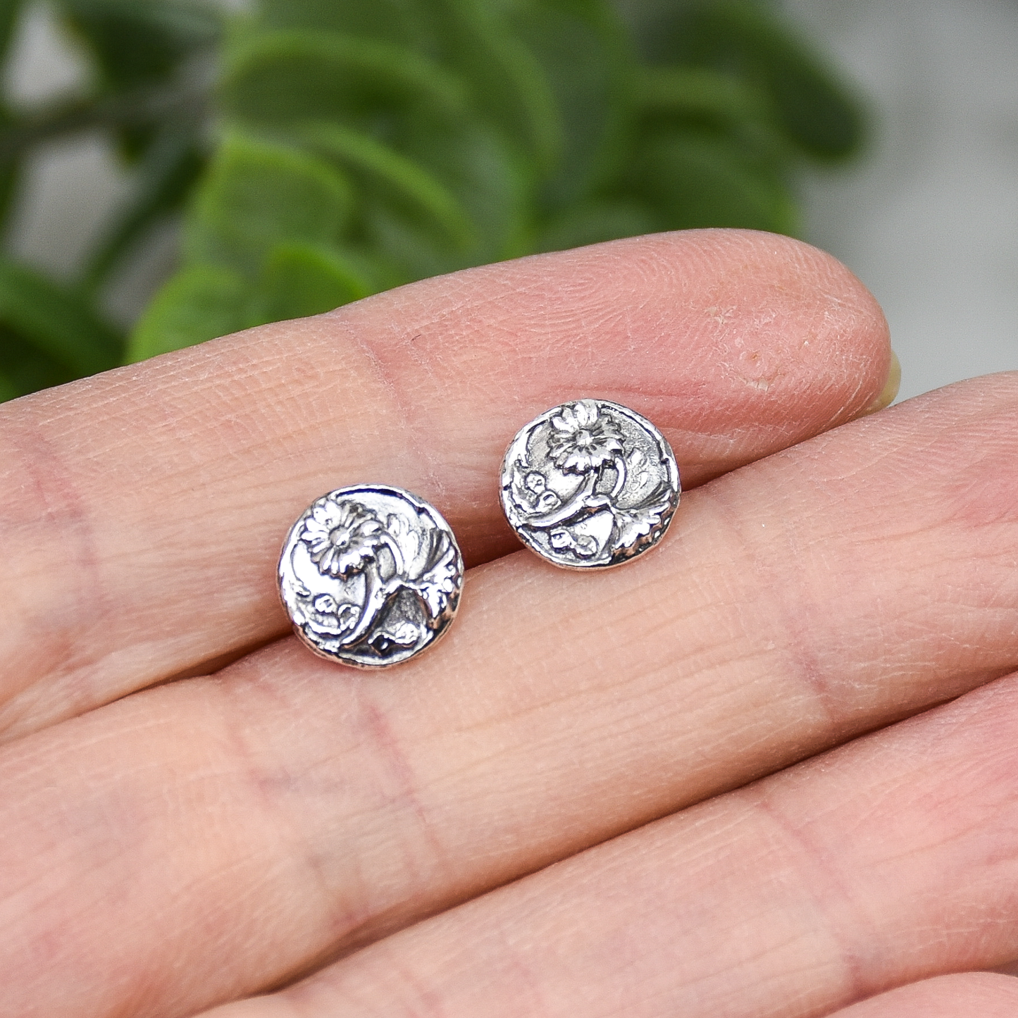 Daisy Medallion Stud Earrings - Sterling Silver